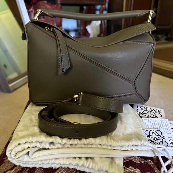 Loewe Puzzle - Small Dark Khaki Green - Picture 13 of 14